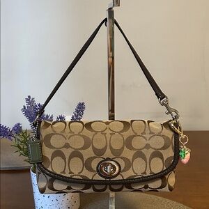 Coach Vintage Small Signature Shoulder Bag